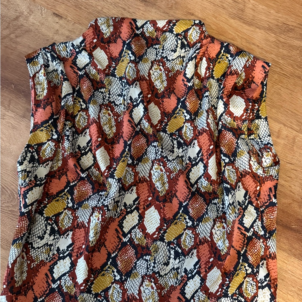 THML  Patterned Multi-Color Sleeveless Blouse Size XS - geo snakeskin print